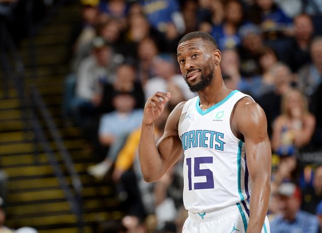 她在底线多 她在底线多